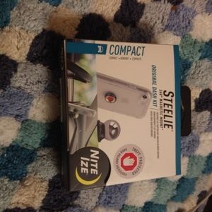 Phone mount